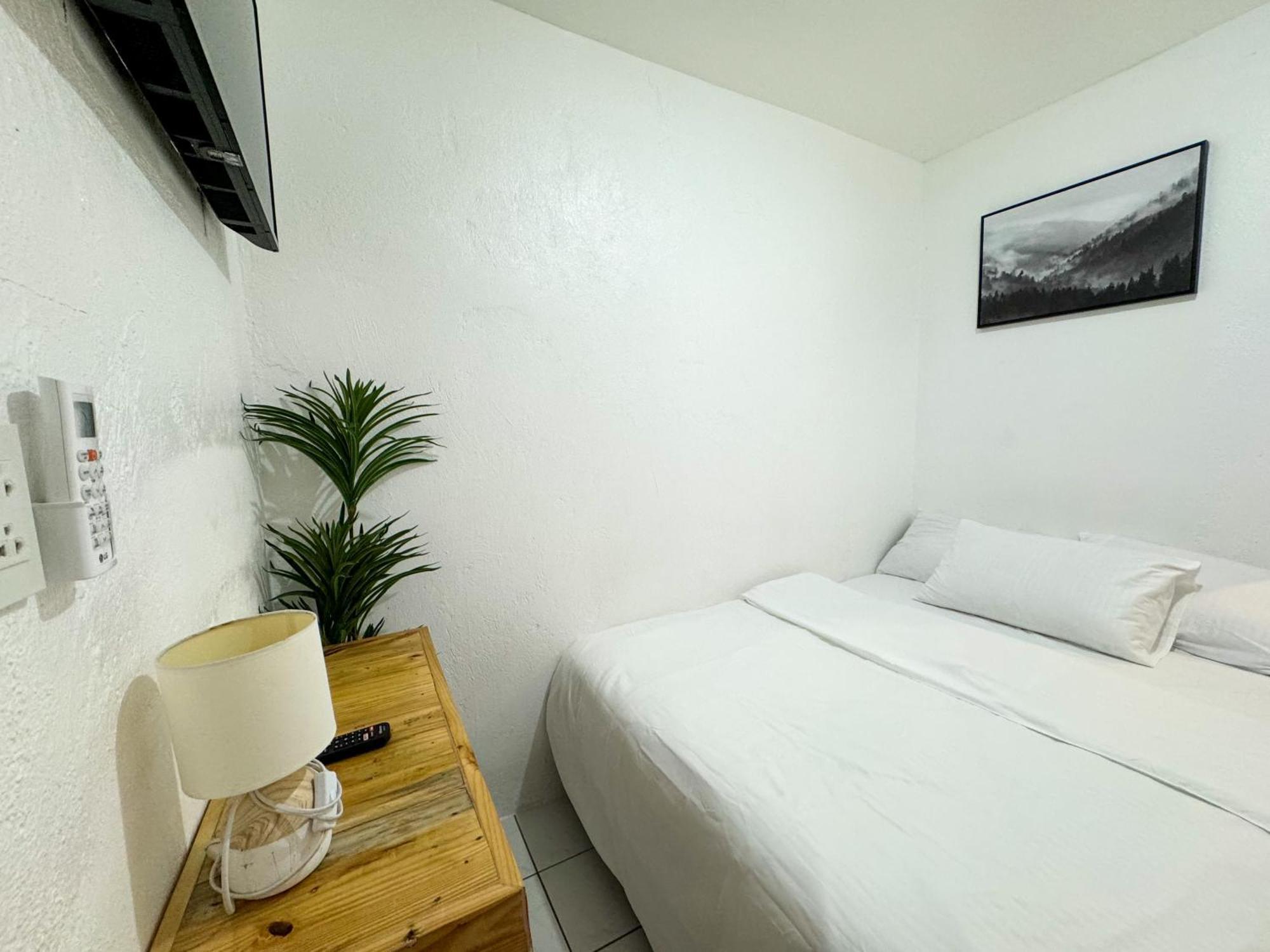 West Coast Beach House Cebu Exterior photo